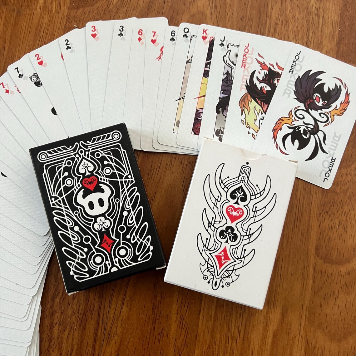 Board Game Movie - Hollow Knight standaard pokerkaartenset zwart-wit speelkaartspel