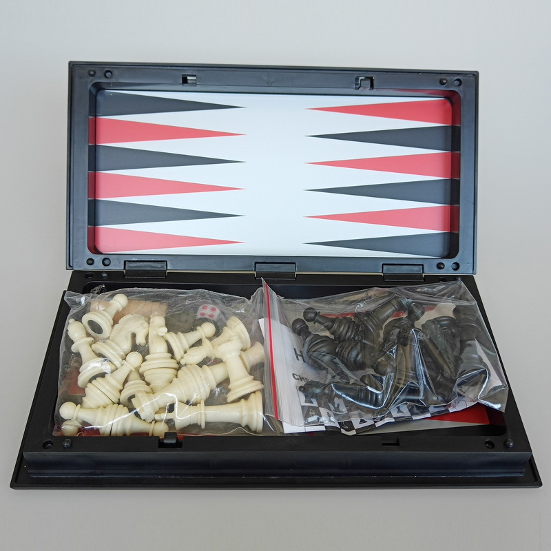 Opvouwbaar magnetisch schaaksp - Board Game Quacks recensie en prijs