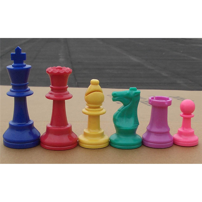 Kleurrijke Plastic Schaakstukk - Board Game Queen recensie en prijs