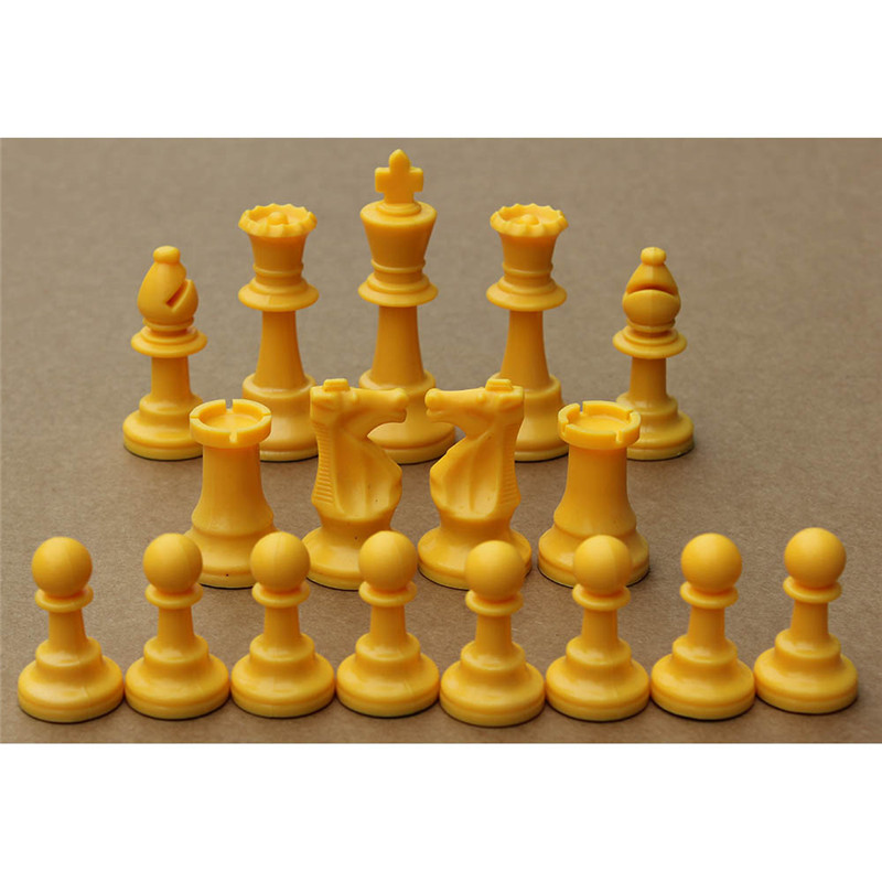 Kleurrijke Plastic Schaakstukk - Board Game Queen recensie en prijs