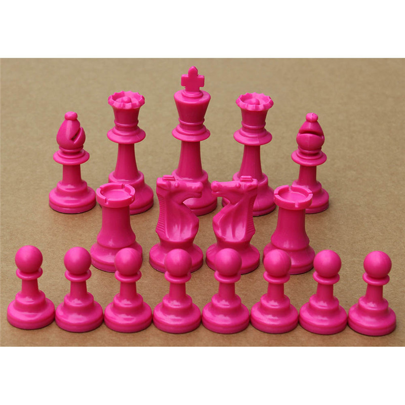Kleurrijke Plastic Schaakstukk - Board Game Queen recensie en prijs